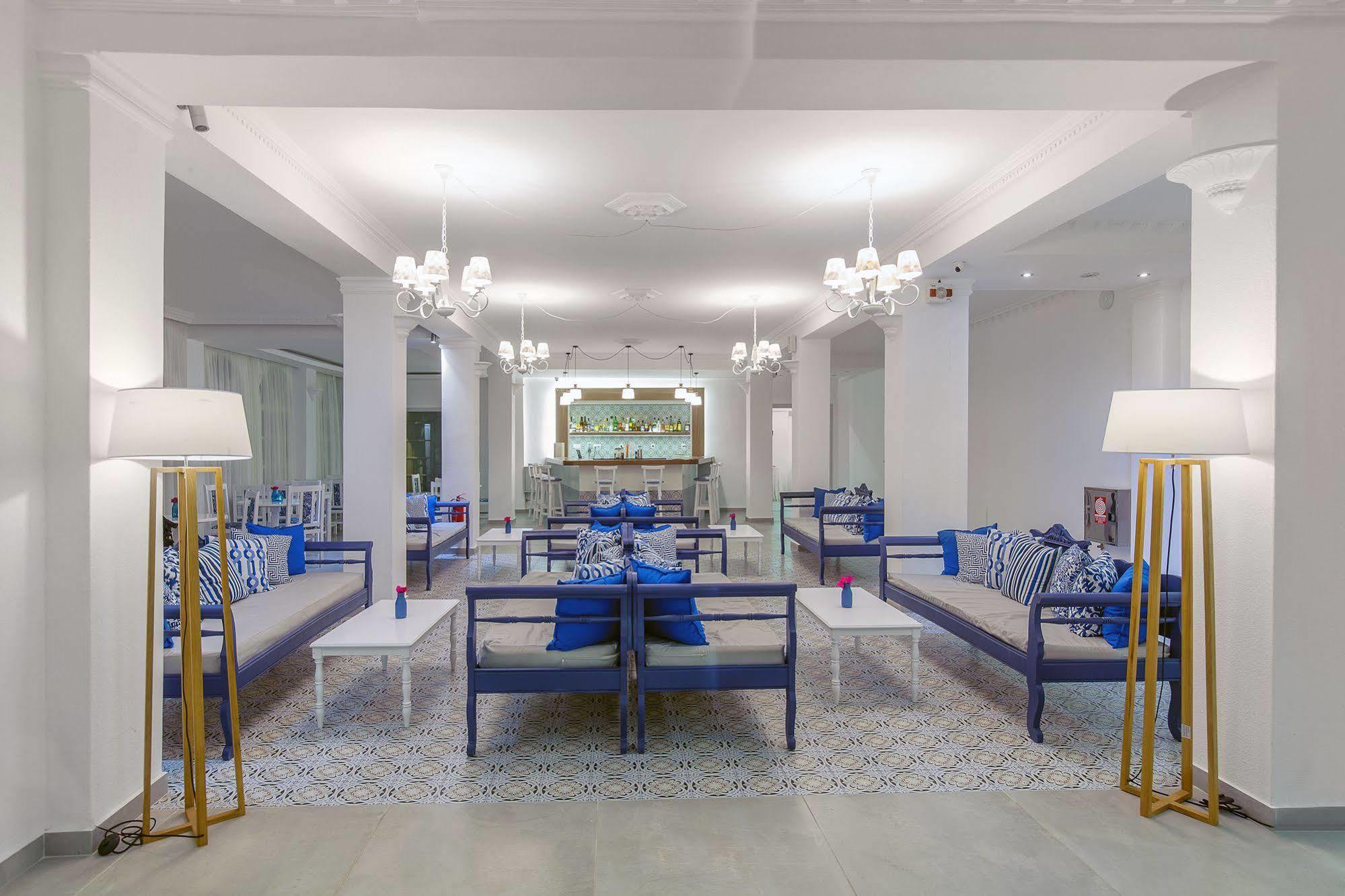 卡马里圣托里尼酒店（Hotel Rivari Santorini Kamári）